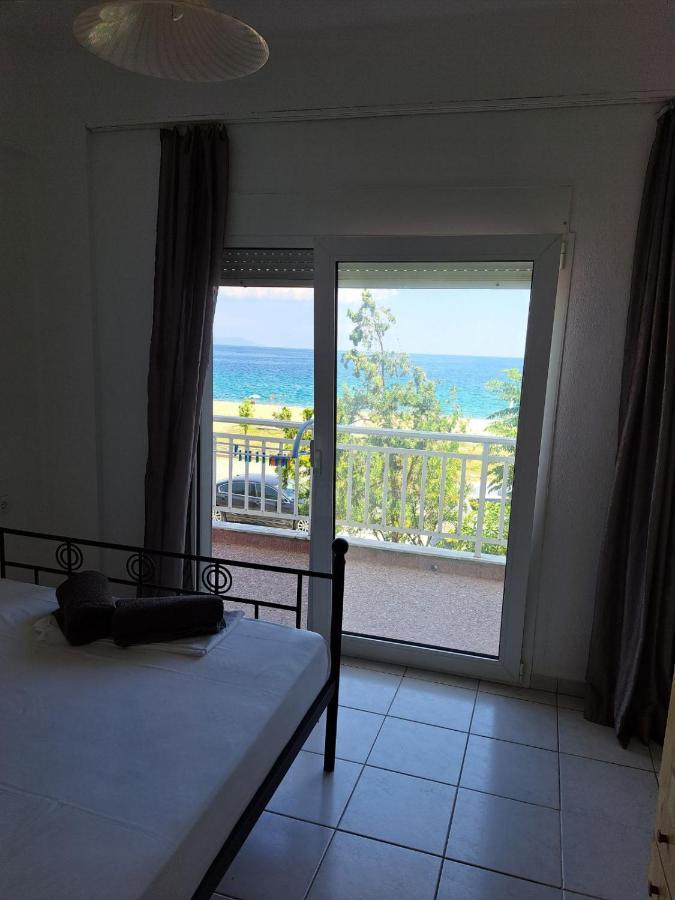 Blue Horizon Apartment Nea Vrasna Exterior photo