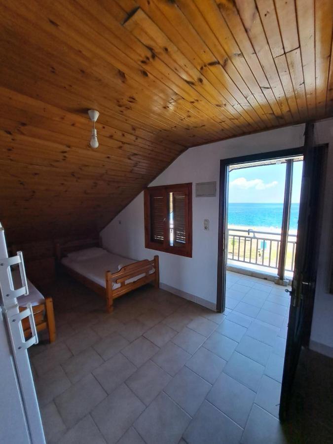 Blue Horizon Apartment Nea Vrasna Exterior photo