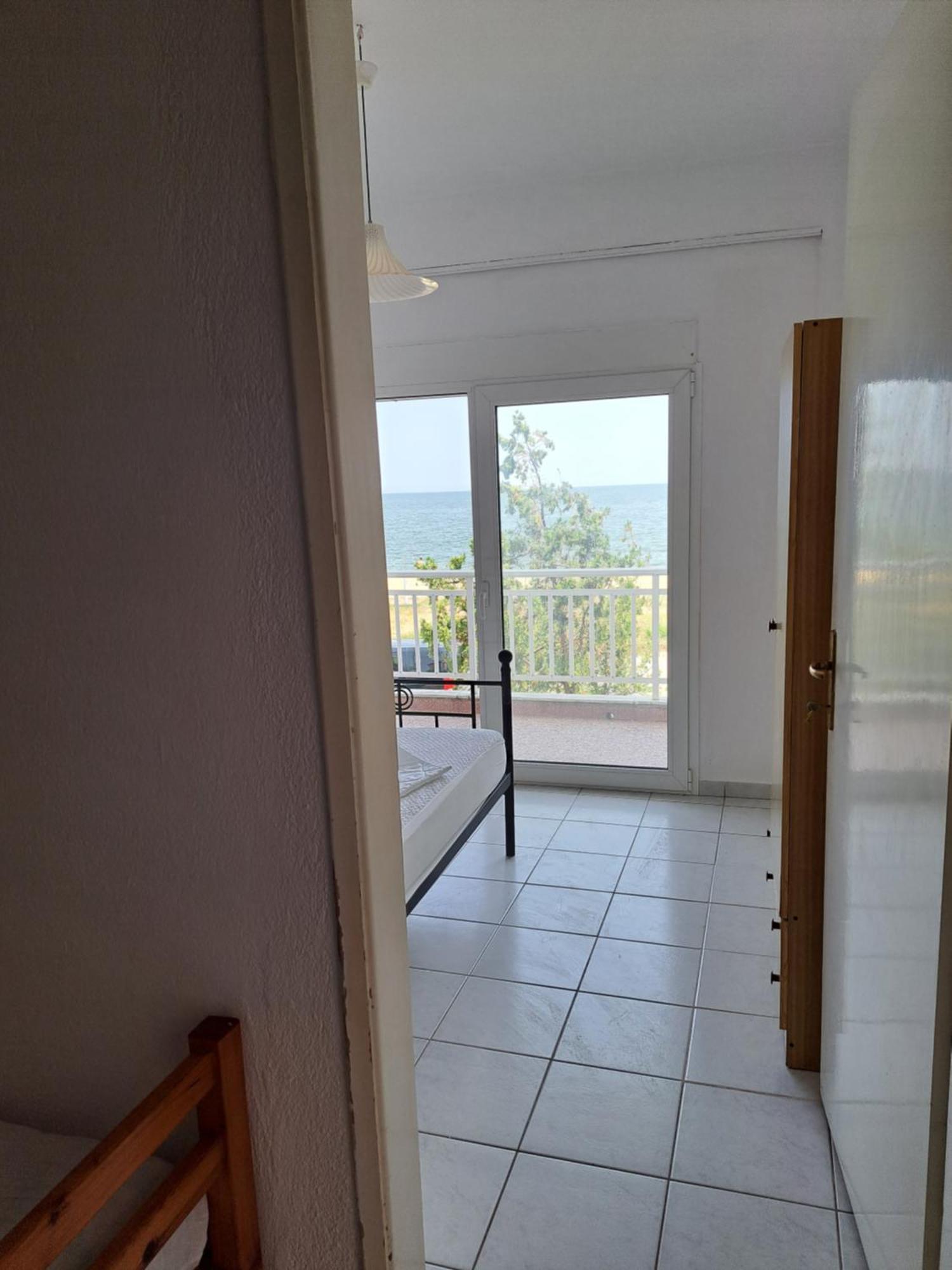 Blue Horizon Apartment Nea Vrasna Exterior photo