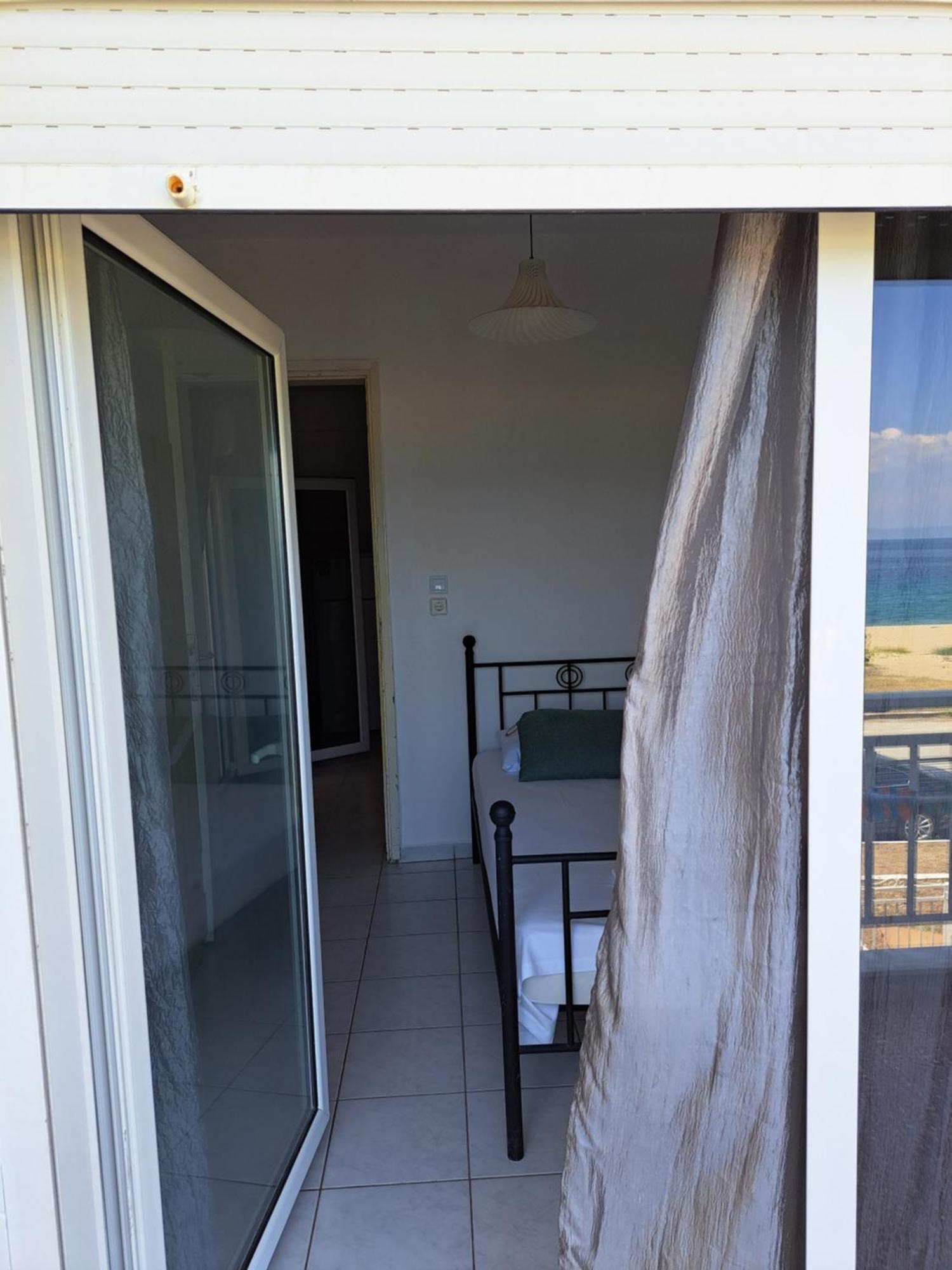 Blue Horizon Apartment Nea Vrasna Exterior photo