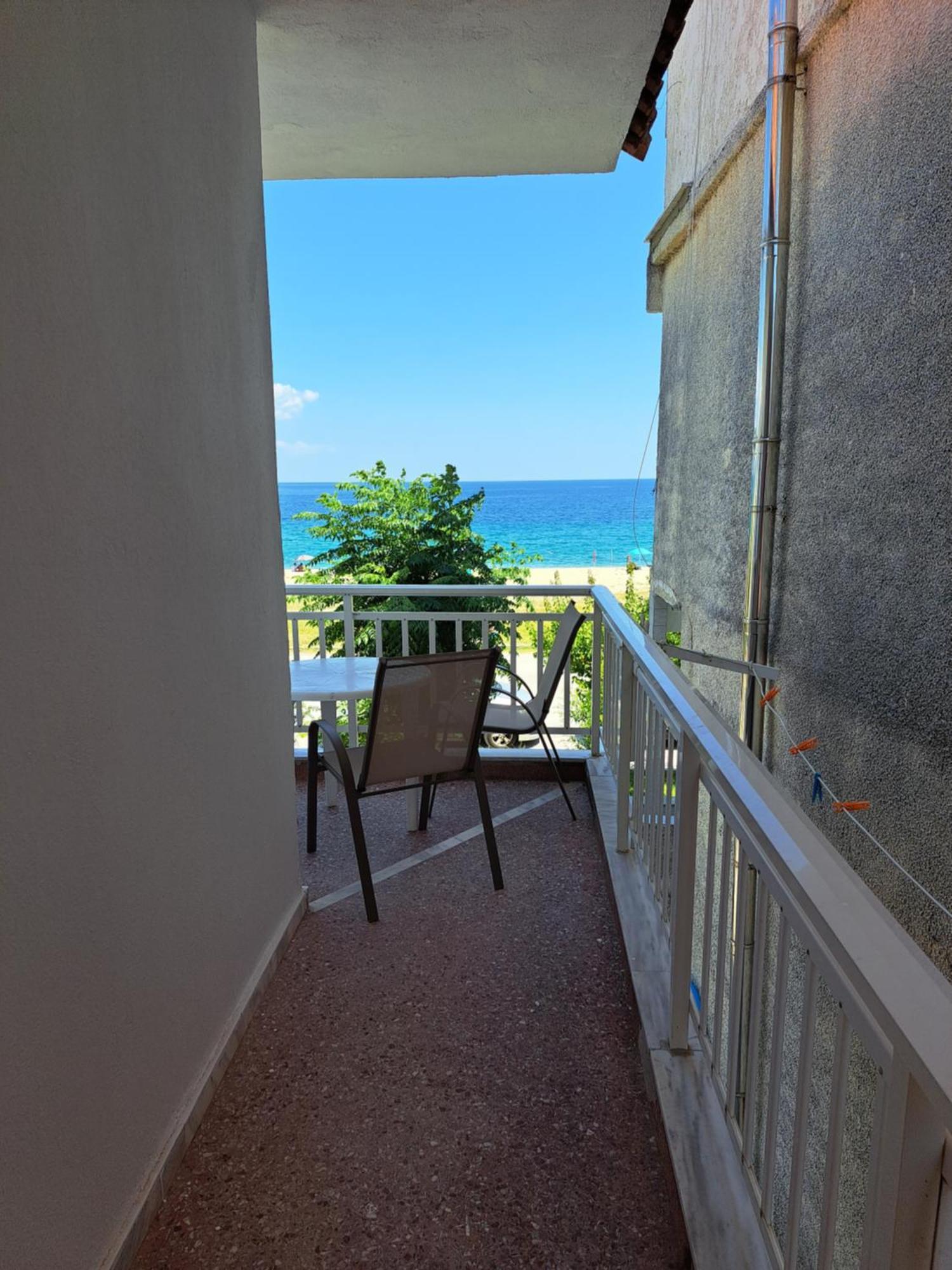 Blue Horizon Apartment Nea Vrasna Exterior photo