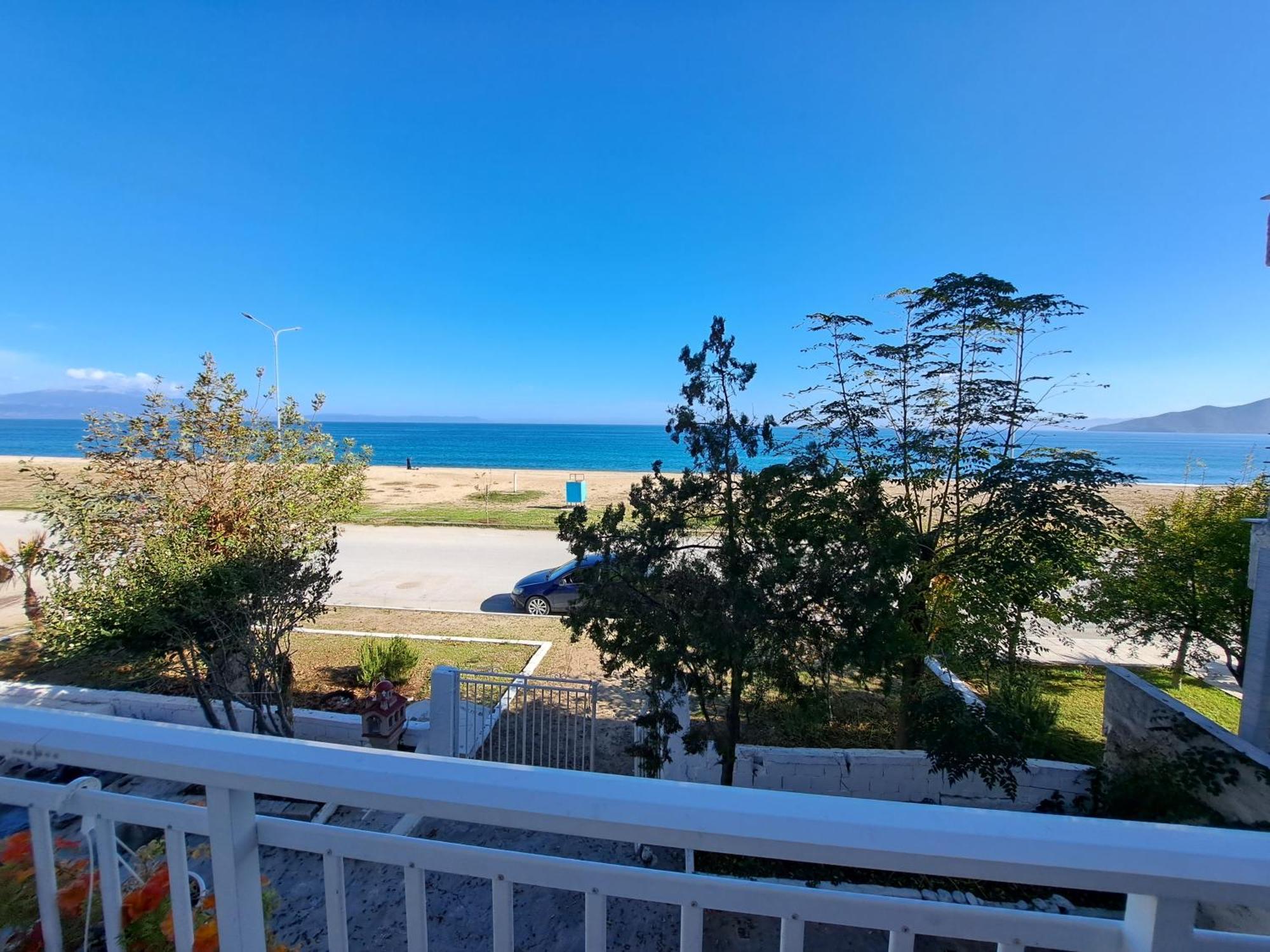 Blue Horizon Apartment Nea Vrasna Exterior photo